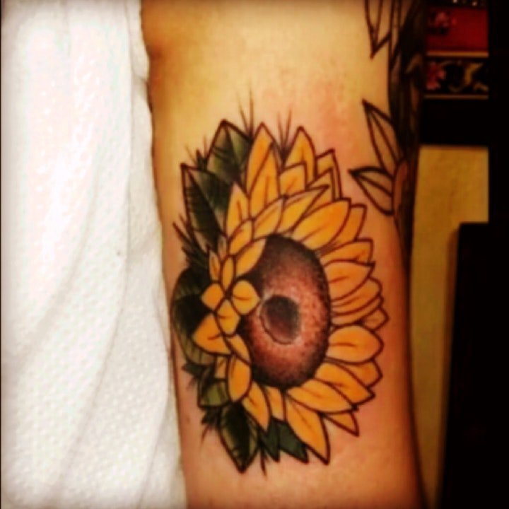 向日葵纹身图案 多款纹身植物向日葵纹身图案10张