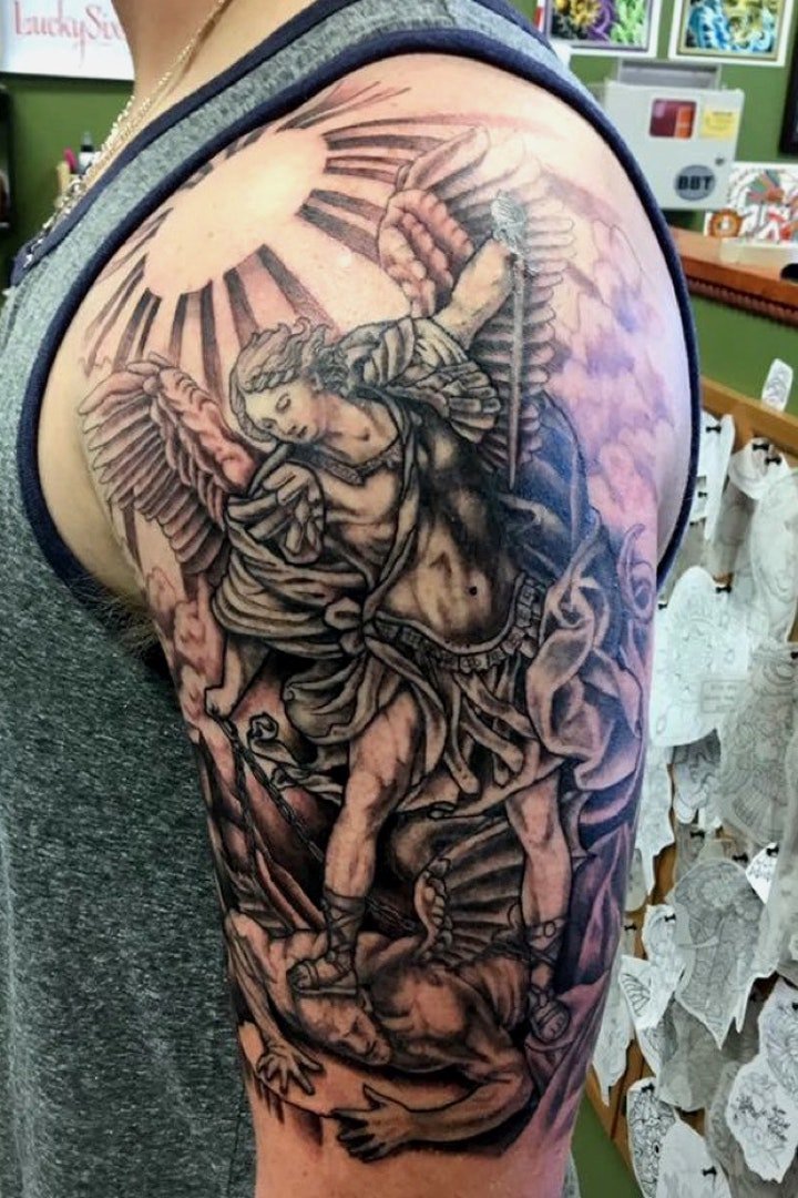 天使翅膀纹身图案 10款带翅膀的天使黑灰纹身图案