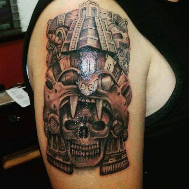 玛雅图腾纹身 黑灰色调象征古代文明的玛雅图腾纹身图案