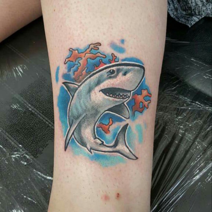 纹身鲨鱼图案 多款可爱卡通的鲨鱼纹身图案欣赏