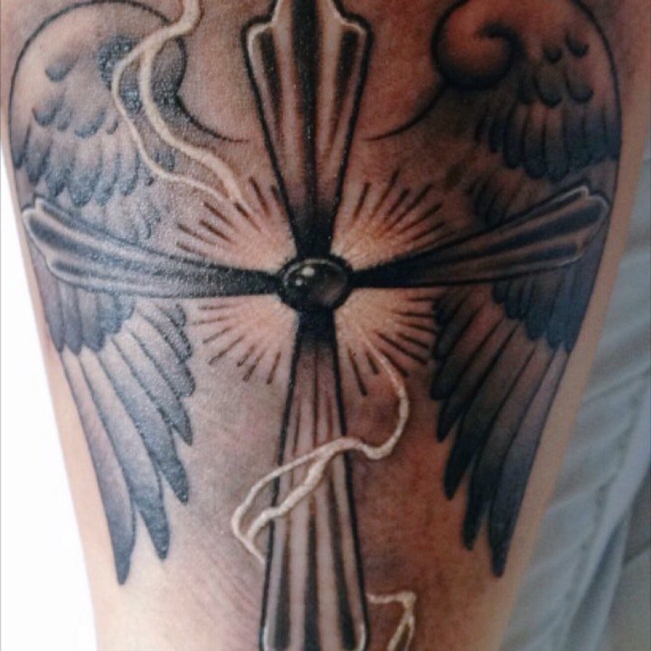 带翅膀的纹身 10组不同风格和形态带翅膀主题的纹身图案