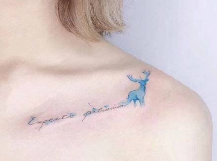 女生锁骨纹身-9张女生锁骨处小清新的唯美纹身图案