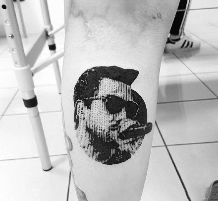 点刺纹身色 9组黑灰色的人物肖像纹身图片