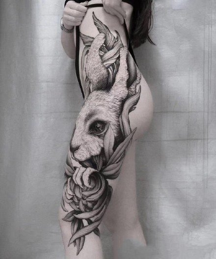 性感大腿纹身 9张女性大腿部性感的纹身作品