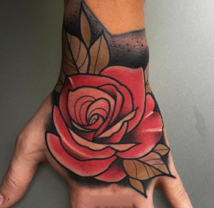 红玫瑰纹身 漂亮唯美的玫瑰花纹身图案