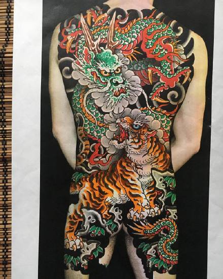 通体纹身 传统风格的9张满背通体纹身作品图案