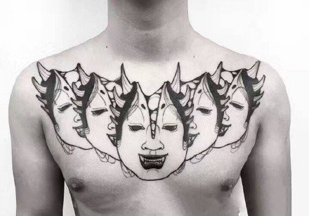 9款男性的大花胸纹身作品图片