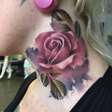 粉玫瑰纹身 水彩色风格的粉色玫瑰纹身图案