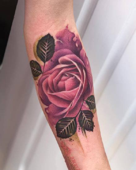 粉玫瑰纹身 水彩色风格的粉色玫瑰纹身图案