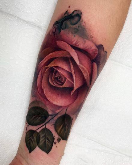 粉玫瑰纹身 水彩色风格的粉色玫瑰纹身图案