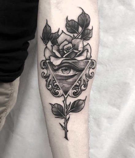 黑色点刺纹身 18组暗黑色的创意点刺纹身图案