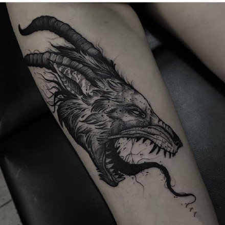 黑色点刺纹身 18组暗黑色的创意点刺纹身图案