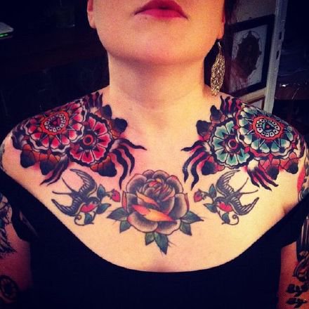 胸部花卉纹身 oldschool风格的9组花胸纹身图案