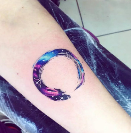 星空纹身 23组梦幻感觉的星空纹身图案