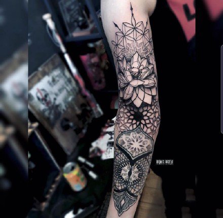 图腾梵花纹身 一组黑色的曼陀罗梵花图腾纹身图案