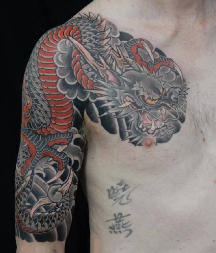 半胛纹身 9张传统的半甲纹身作品图案