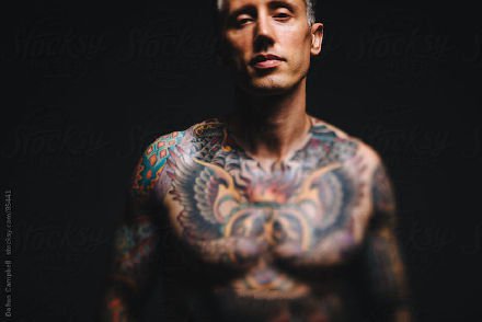 纹身帅哥 一组9张帅气的纹身男士照片欣赏
