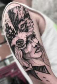 点线纹身 几何线条硬朗风格的9张黑灰纹身图片