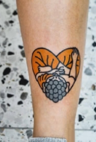 一组9张心形的小清新桃心纹身图案