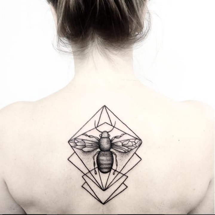 一组种类繁多而又形态各异的昆虫纹身图案