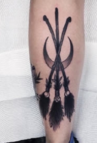 魔杖等魔法主题的黑灰school风格纹身图片