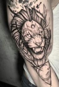 一组酷酷的欧美点刺黑灰线条纹身图