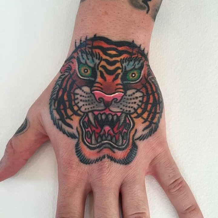 老虎头纹身 10张凶猛霸气的老虎头纹身图案