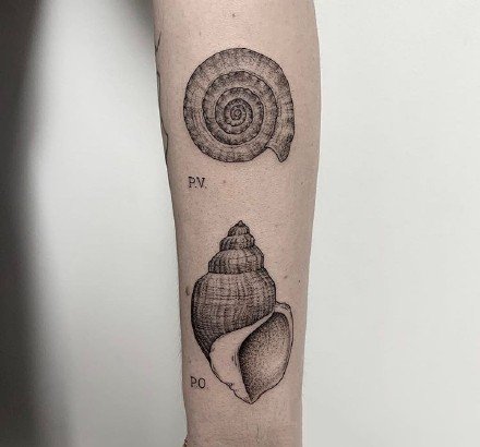 黑灰小图 13张黑灰色的个性小纹身图片