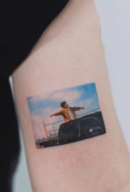 18款治愈系的方形和圆形里的小风景纹身图片