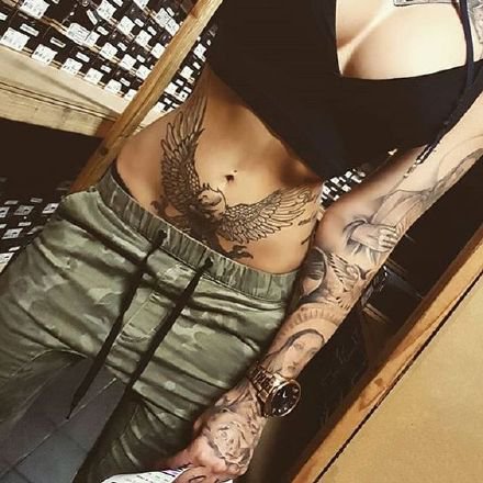 9张女性肚脐眼下的漂亮腹部纹身图案