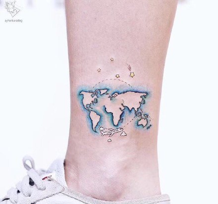 极简风格的9张创意唯美小纹身图案