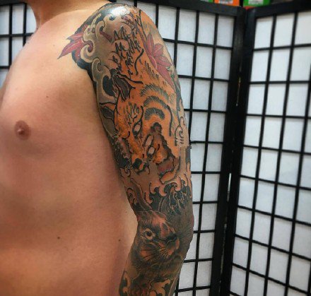 男性的一组9张老传统花臂纹身图案