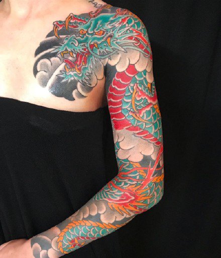 男性的一组9张老传统花臂纹身图案