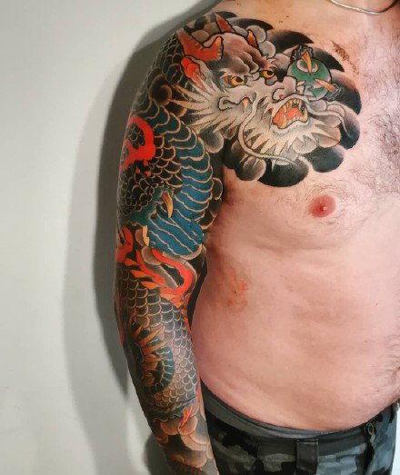 男性的一组9张老传统花臂纹身图案