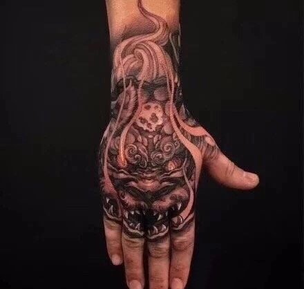 手背刺青 9张暗黑风格的手背纹身图案