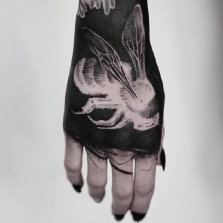 手背刺青 9张暗黑风格的手背纹身图案