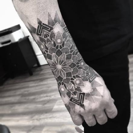 小臂梵花纹身 18组小臂位置的点刺梵花纹身图案