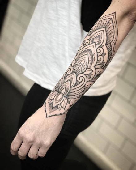 小臂梵花纹身 18组小臂位置的点刺梵花纹身图案