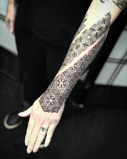 小臂梵花纹身 18组小臂位置的点刺梵花纹身图案