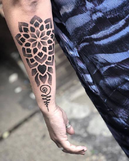 小臂梵花纹身 18组小臂位置的点刺梵花纹身图案