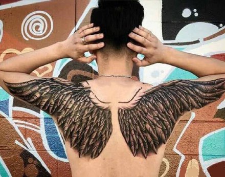 男性翅膀纹身 9款适合男性的成对翅膀纹身图案