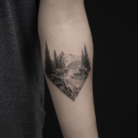 9张黑灰风景的写实小纹身图片