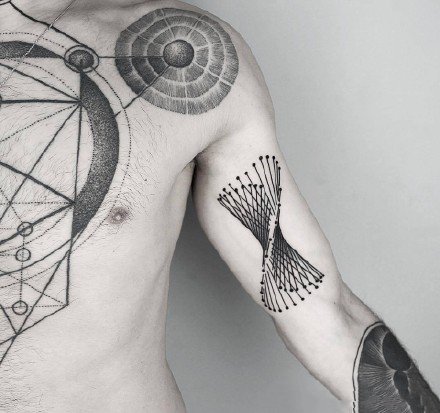 极简风格的一组创意几何线条纹身图案