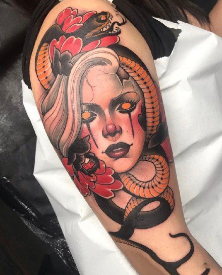 包臂的9款school女郎等人像纹身图案