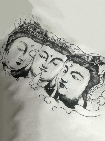 适合花胸的胸前三面佛纹身手稿图片