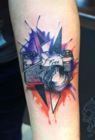 很好看的9组照相机纹身图案分享