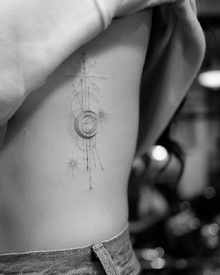 小清新的14款黑灰色小纹身图片