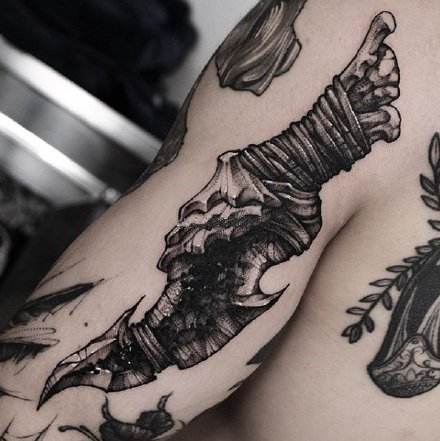 兵器纹身 很帅的一组黑灰武器兵器纹身图案