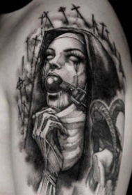 一波暗黑风格纹身女郎头像作品9张