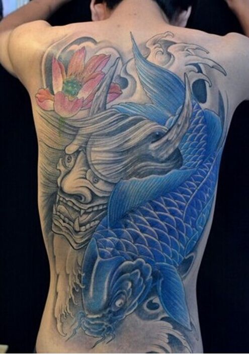 背部霸气鲤鱼纹身图案